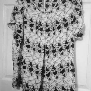 A Women`s Plus Size 3x  Blouse. By Liz Claiborne